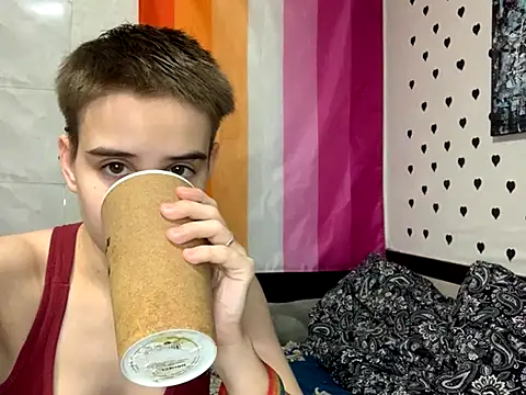 Kim Ray online show from 31, 10, 2025