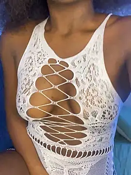 Snapshot of milarain chatting on 16, 11, 2025 milarain online show from 16, 11, 2025