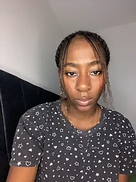 Snapshot of milarain chatting on 20, 11, 2025 milarain online show from 20, 11, 2025