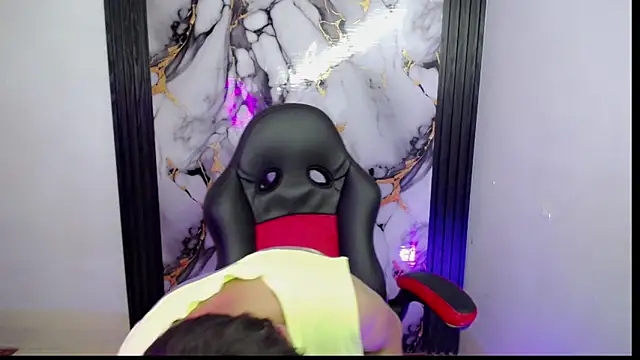 Snapshot of The_latin_boy chatting on 21, 11, 2025 The latin boy online show from 21, 11, 2025