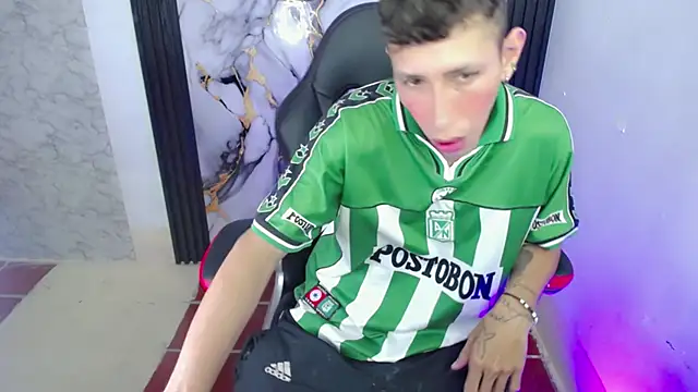 Snapshot of The_latin_boy chatting on 26, 11, 2025 The latin boy online show from 26, 11, 2025