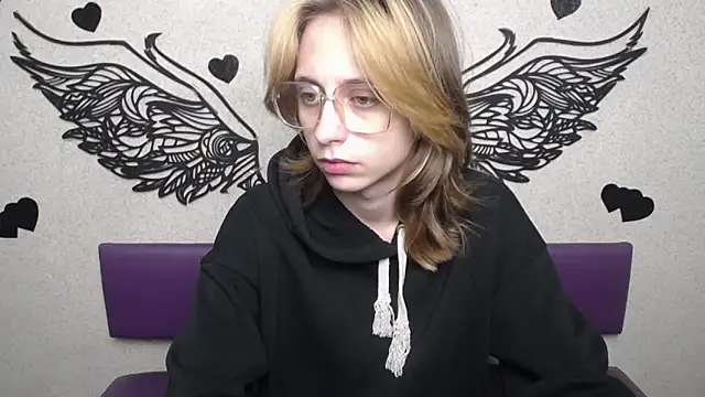 Snapshot of TracyLll chatting on 16, 11, 2025 TracyLll online show from 16, 11, 2025