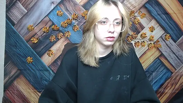 Snapshot of TracyLll chatting on 27, 11, 2025 TracyLll online show from 27, 11, 2025