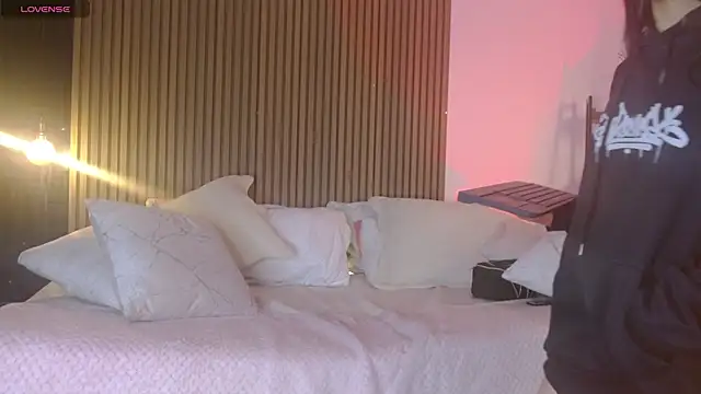 Snapshot of Skay_bluee chatting on 29, 10, 2025 Skay bluee online show from 29, 10, 2025