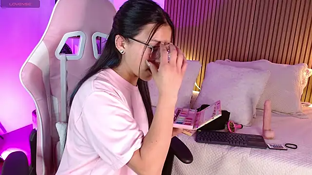 Skay bluee online show from 31, 10, 2025