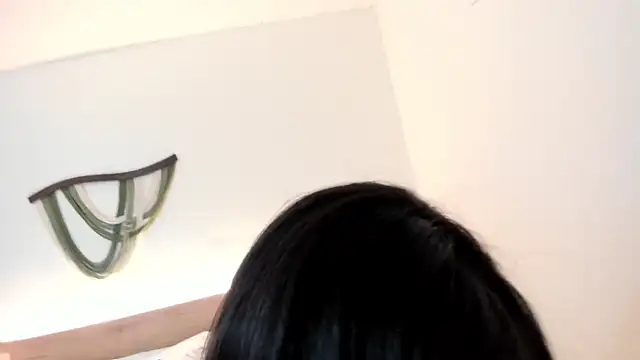 Snapshot of Julietta01 chatting on 12, 11, 2025 Julietta01 online show from 12, 11, 2025