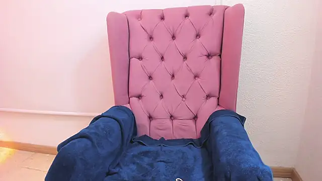 Snapshot of Julietta01 chatting on 15, 11, 2025 Julietta01 online show from 15, 11, 2025