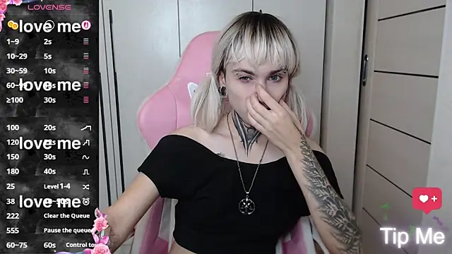 Snapshot of ElixabetANG chatting on 12, 11, 2025 ElixabetANG online show from 12, 11, 2025