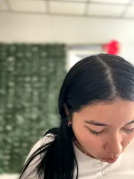 Snapshot of Vickybon chatting on 19, 11, 2025 Vickybon online show from 19, 11, 2025