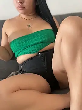 Snapshot of Vickybon chatting on 22, 11, 2025 Vickybon online show from 22, 11, 2025