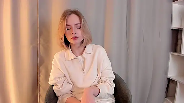 Snapshot of BaileyBernos chatting on 1, 11, 2025 BaileyBernos online show from 1, 11, 2025