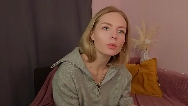 Snapshot of BaileyBernos chatting on 5, 11, 2025 BaileyBernos online show from 5, 11, 2025