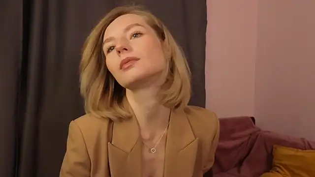 Snapshot of BaileyBernos chatting on 13, 11, 2025 BaileyBernos online show from 13, 11, 2025