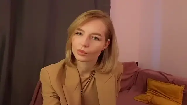 Snapshot of BaileyBernos chatting on 14, 11, 2025 BaileyBernos online show from 14, 11, 2025