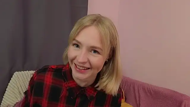 Snapshot of BaileyBernos chatting on 23, 11, 2025 BaileyBernos online show from 23, 11, 2025