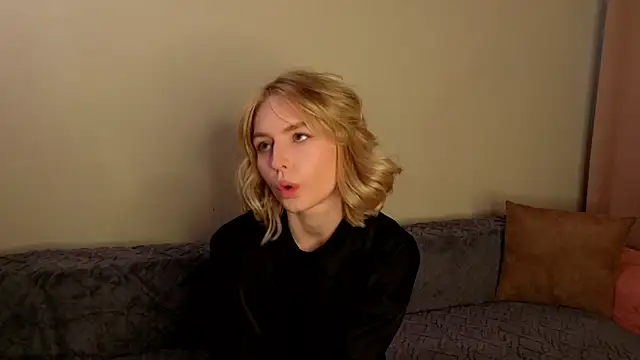 Snapshot of BaileyBernos chatting on 28, 11, 2025 BaileyBernos online show from 28, 11, 2025