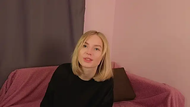 Snapshot of BaileyBernos chatting on 1, 12, 2025 BaileyBernos online show from 1, 12, 2025