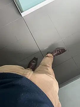 LeoBlaze13 online show from 28, 10, 2025