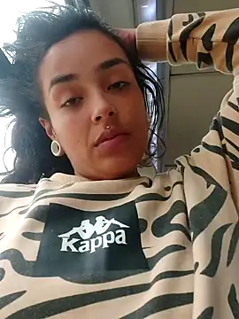 Snapshot of Moon_And_Sunn chatting on 29, 10, 2025 Moon And Sunn online show from 29, 10, 2025