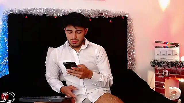 Snapshot of jaiden_thoner chatting on 18, 12, 2025 jaiden thoner online show from 18, 12, 2025