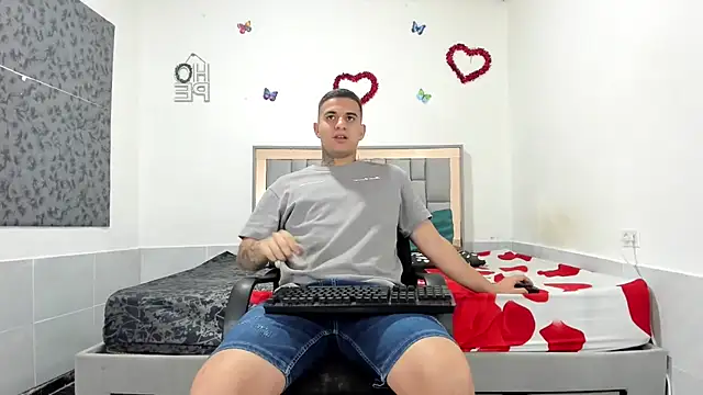 Snapshot of simonkeeler chatting on 1, 11, 2025 simonkeeler online show from 1, 11, 2025