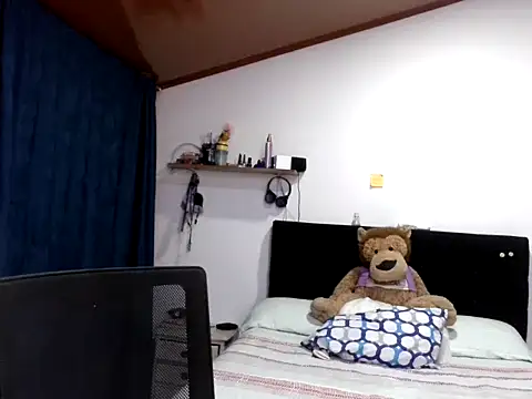 Snapshot of KendallTwisTx chatting on 4, 12, 2025 KendallTwisTx online show from 4, 12, 2025