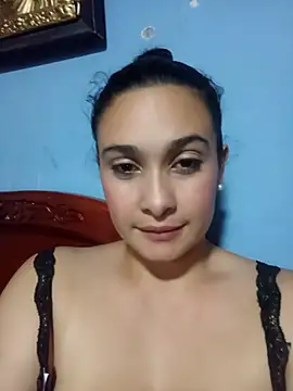 Snapshot of Isa-Giraldo chatting on 19, 11, 2025 Isa-Giraldo online show from 19, 11, 2025