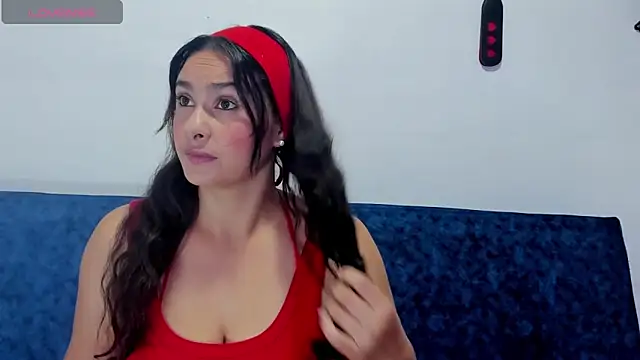 Isa-Giraldo online show from 17, 4, 2026