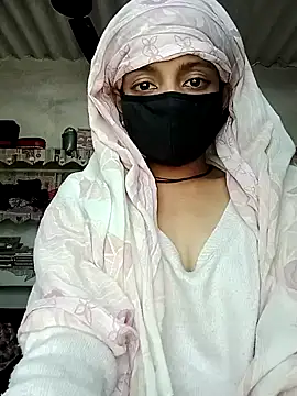 Snapshot of Quenn-Jiya752 chatting on 8, 11, 2025 Quenn-Jiya752 online show from 8, 11, 2025