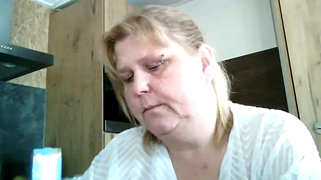 Sylviastar46 online show from 23, 3, 2026