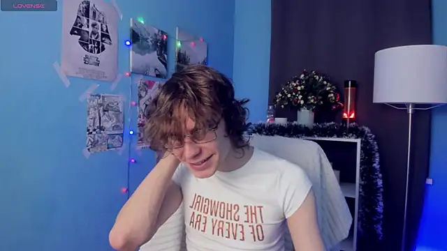 Snapshot of LeoBensyten chatting on 21, 11, 2025 LeoBensyten online show from 21, 11, 2025