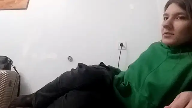 Zizi Zuzu online show from 5, 11, 2025