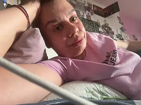 Carolineisback online show from 3, 6, 2026