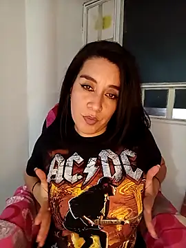 Snapshot of alanna_sweett00 chatting on 14, 11, 2025 alanna sweett00 online show from 14, 11, 2025