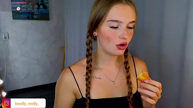 Lovelly molly1 online show from 6, 11, 2025