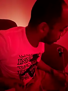 Snapshot of TraddyZaddy chatting on 1, 11, 2025 TraddyZaddy online show from 1, 11, 2025