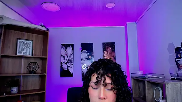 Snapshot of roseefancy19 chatting on 8, 1, 2026 roseefancy19 online show from 8, 1, 2026