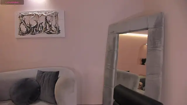 Snapshot of BellaConnorX chatting on 7, 11, 2025 BellaConnorX online show from 7, 11, 2025