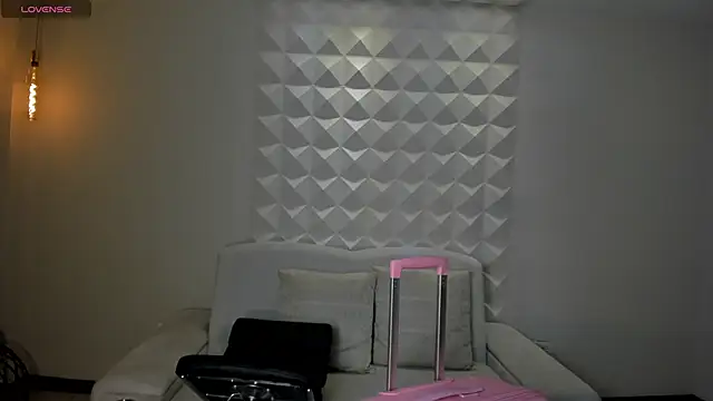 Snapshot of BellaConnorX chatting on 12, 6, 2026 BellaConnorX online show from 12, 6, 2026