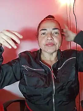 Snapshot of MaryRoze_ chatting on 8, 11, 2025 MaryRoze online show from 8, 11, 2025