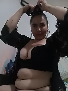 Snapshot of MaryRoze_ chatting on 12, 11, 2025 MaryRoze online show from 12, 11, 2025