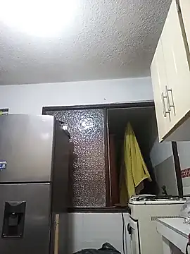 Snapshot of MaryRoze_ chatting on 17, 12, 2025 MaryRoze online show from 17, 12, 2025