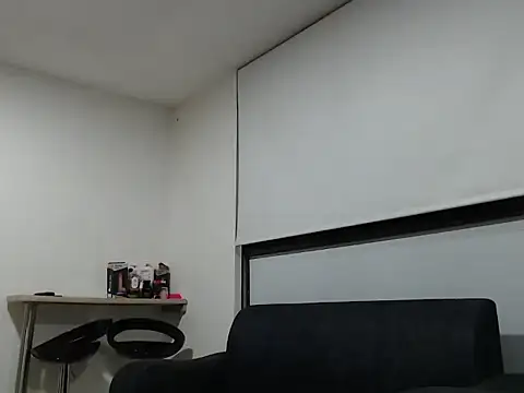 Snapshot of CamilaaOficial chatting on 14, 12, 2025 CamilaaOficial online show from 14, 12, 2025