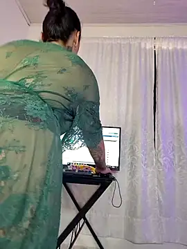 Natural BIGASS Nina online show from 8, 4, 2026