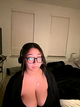 Snapshot of minha_baby chatting on 21, 11, 2025 minha baby online show from 21, 11, 2025