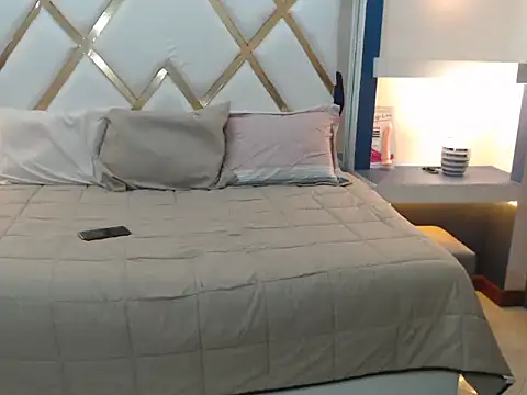 Snapshot of lia_cr1 chatting on 8, 11, 2025 lia cr1 online show from 8, 11, 2025