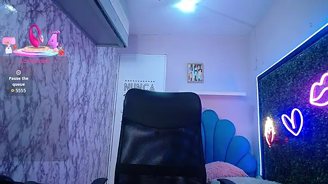 Snapshot of valeria_martinez19 chatting on 17, 12, 2025 valeria martinez19 online show from 17, 12, 2025