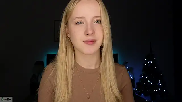 Snapshot of adele_armass chatting on 18, 12, 2025 adele armass online show from 18, 12, 2025