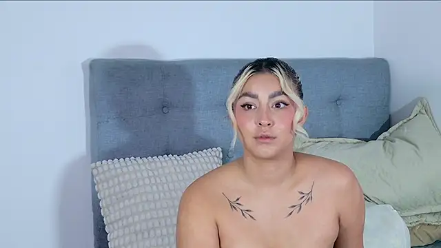 Snapshot of Elina_Hills chatting on 26, 11, 2025 Elina Hills online show from 26, 11, 2025