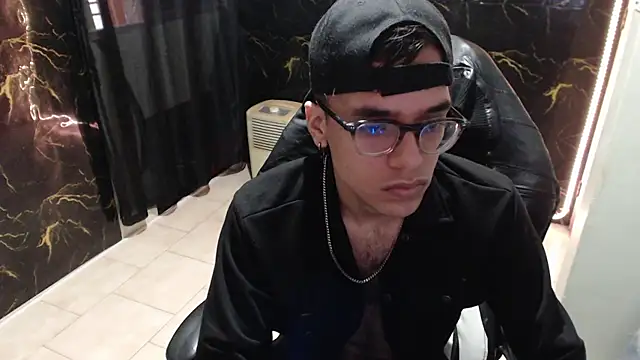 jhon sex18 online show from 6, 11, 2025